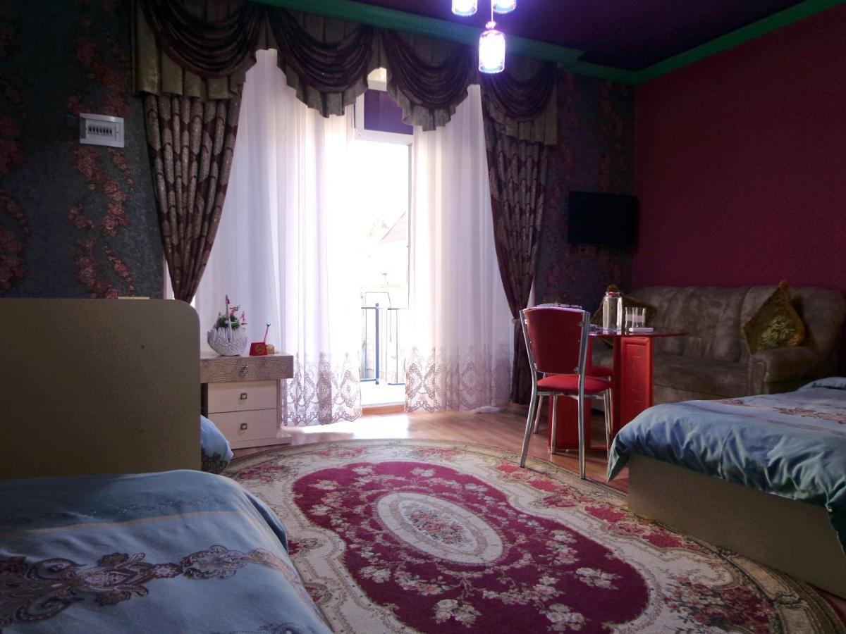 Tubram S Ailəvi Qonaq Evi Bed and Breakfast Şǝki Buitenkant foto