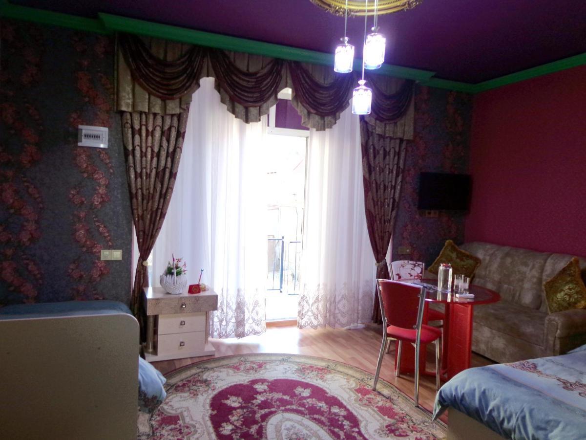 Tubram S Ailəvi Qonaq Evi Bed and Breakfast Şǝki Buitenkant foto