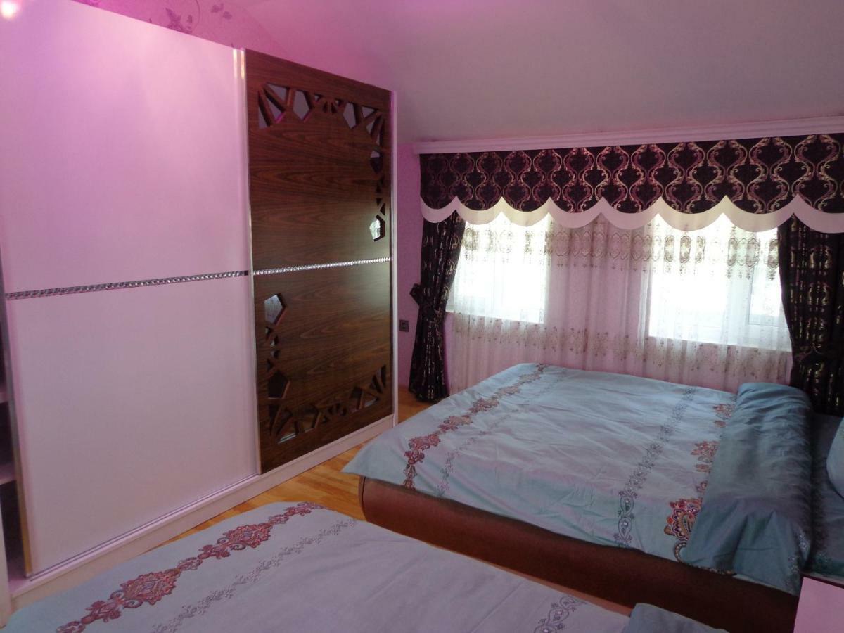 Tubram S Ailəvi Qonaq Evi Bed and Breakfast Şǝki Buitenkant foto