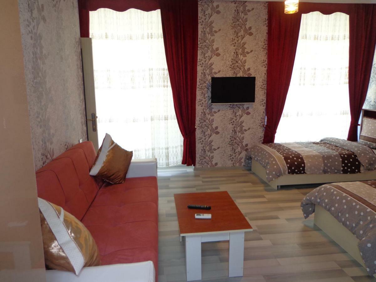 Tubram S Ailəvi Qonaq Evi Bed and Breakfast Şǝki Buitenkant foto